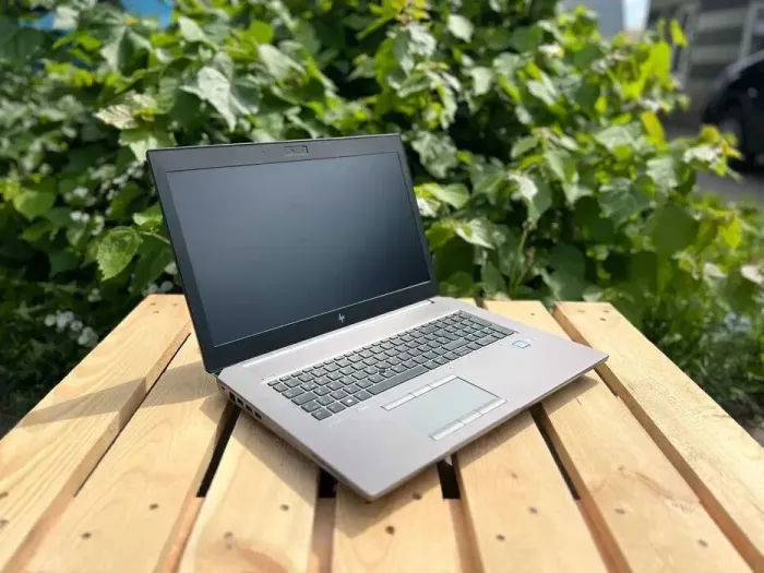 Мобільна робоча станція HP ZBook 17 G5 / 17.3" (1920x1080) IPS / Intel Core i7-8850H (6 (12) ядер по 2.6 - 4.3 GHz) / 32 GB DDR4 / 512 GB SSD / nVidia Quadro P5200, 16 GB GDDR5, 256-bit / WebCam / Windows 10 Pro б/в - зображення 8