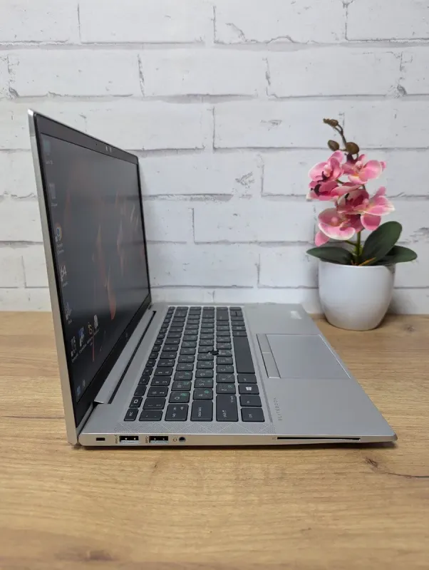 Ультрабук Б-клас HP EliteBook 845 G8 / 14" (1920x1080) TN / AMD Ryzen 5 Pro 5650U (6 (12) ядер по 2.3 - 4.2 GHz) / 16 GB DDR4 / 256 GB SSD / AMD Radeon Graphics / WebCam б/в - зображення 6