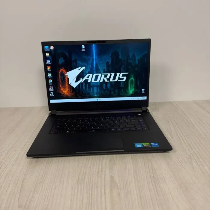 Ігровий ноутбук Б-класу Gigabyte Aorus 15 X5LF / 15.6" (1920x1080) IPS / Intel Core i5-13500H (12 (16) ядер по 3,5 - 4,7 ГГц) / 16 ГБ DDR5 / 512 ГБ SSD / nVidia GeForce RTX 4050, 6 ГБ GDDR6, 96-біт / WebCam б/в - зображення 2