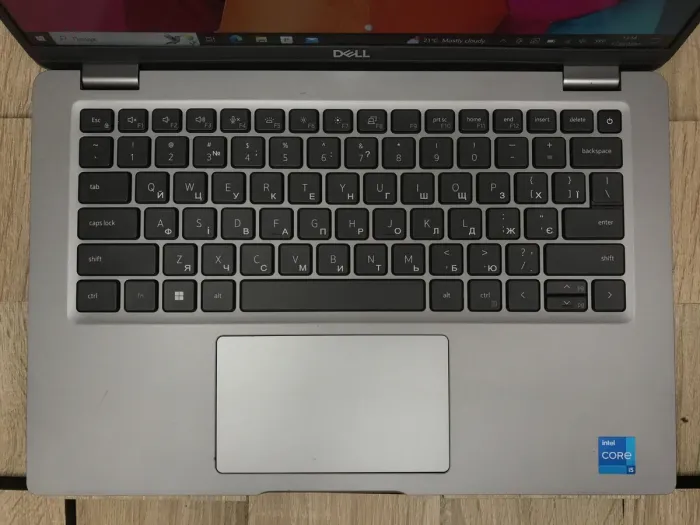 Ультрабук Б-клас Dell Latitude 5420 / 14" (1920x1080) IPS Touch / Intel Core i5-1135G7 (4 (8) ядра по 4.2 GHz) / 8 GB DDR4 / 256 GB SSD M.2 / Intel Iris Xe Graphics / WebCam / Windows 10 б/в - зображення 5