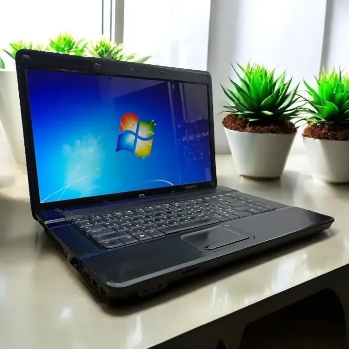 Ноутбук Б-клас HP Compaq 610 / 15.6" (1366x768) TN / Intel Core 2 Duo T5870 (2 ядра по 2.0 GHz) / 2 GB DDR2 / 120 GB SSD / Intel GMA X3100 Graphics / WebCam / АКБ не тримає б/в - зображення 3