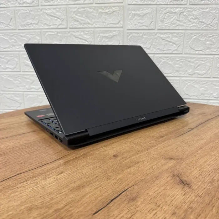 Ігровий ноутбук HP Victus 15-fb2063dx / 15.6" (1920x1080) IPS / AMD Ryzen 5 7535HS (6 (12) ядер по 3.3 - 4.55 GHz) / 8 GB DDR5 / 512 GB SSD / AMD Radeon RX 6550M, 4 GB GDDR6, 64-bit / WebCam б/в - зображення 6