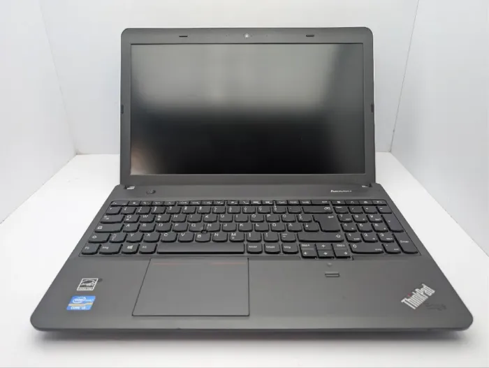 Ноутбук Lenovo ThinkPad E531 / 15.6'' (1366x768) TN / Intel Core i3-3120M (2 (4) ядра по 2.5 GHz) / 6 GB DDR3 / 1000 GB HDD / Intel HD Graphics 4000 / WebCam / DVD-ROM б/в - зображення 3