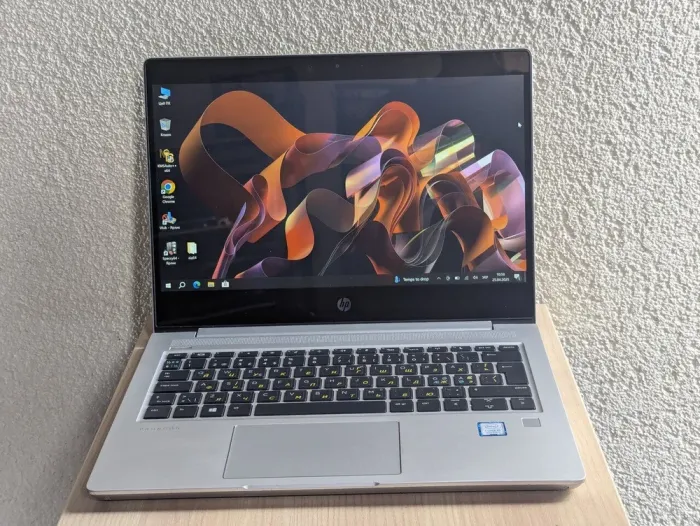 Ультрабук HP ProBook 430 G6 / 13.3" (1920x1080) TN Touch / Intel Core i5-8265U (4 (8) ядра по 1.6 - 3.9 GHz) / 8 GB DDR3 / 128 GB SSD / Intel UHD Graphics / WebCam б/в - зображення 2