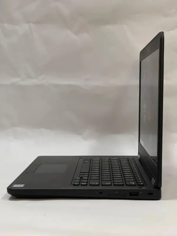 Ноутбук Dell Latitude E5470 / 14" (1920x1080) IPS / Intel Core i5-6200U (2 (4) ядра по 2.3 - 2.8 GHz) / 8 GB DDR4 / 256 GB SSD / Intel HD Graphics 520 / WebCam б/в - зображення 6