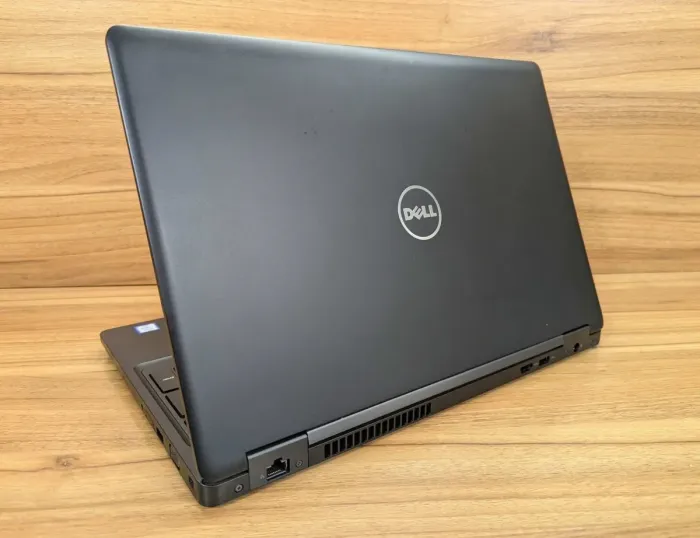 Ноутбук Dell Latitude 5580 / 15.6" (1920x1080) IPS / Intel Core i5-7300U (2 (4) ядра по 2.6 - 3.5 GHz) / 8 GB DDR4 / 256 GB SSD / Intel HD Graphics 620 / HDMI / WebCam / Windows 10 б/в - зображення 7