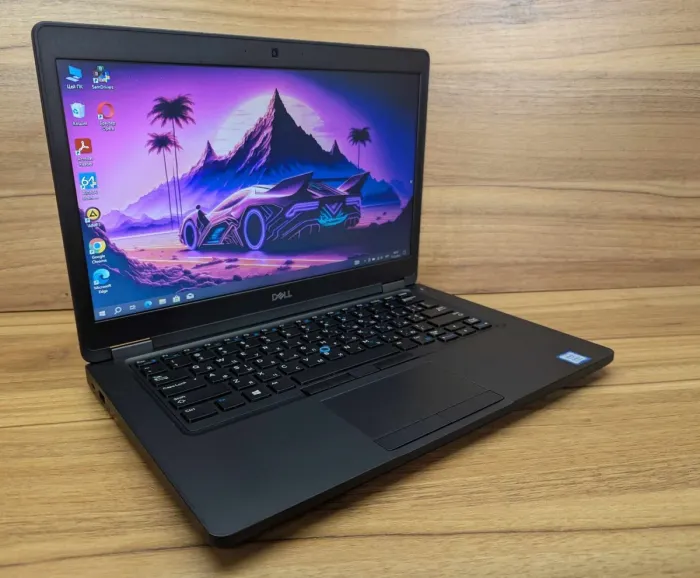 Ультрабук Dell Latitude 5490 / 14" (1366x768) TN / Intel Core i7-8650U (4 (8) ядра по 1.9 - 4.2 GHz) / 16 GB DDR4 / 512 GB SSD / Intel UHD Graphics 620 / WebCam / Windows 10 б/в - зображення 4