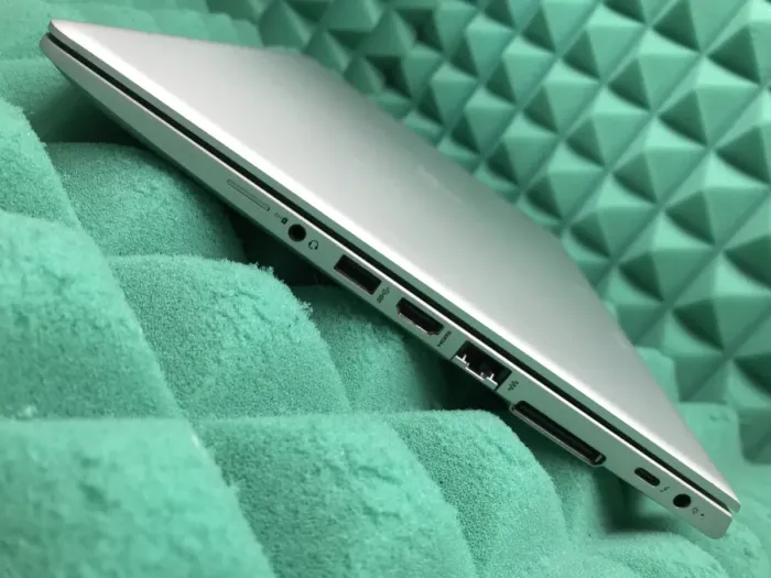 Ультрабук Б-клас HP EliteBook 840 G5 / 14" (1920x1080) IPS / Intel Core i5-8350U (4 (8) ядра по 1.7 - 3.6 GHz) / 8 GB DDR4 / 256 GB SSD M.2 / Intel UHD Graphics 620 / WebCam / Fingerprint / USB 3.1 / HDMI б/в - зображення 6