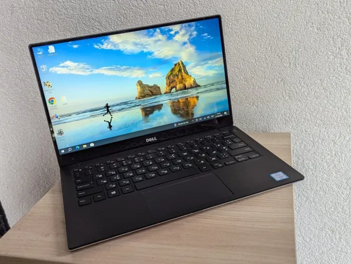 Ультрабук Б-клас Dell XPS 13 9350 / 13.3" (3200x1800) IPS Touch / Intel Core i5-6200U (2 (4) ядра по 2.3 - 2.8 GHz) / 8 GB DDR4 / 128 GB SSD / Intel Iris Graphics 520 / WebCam б/в - зображення 3