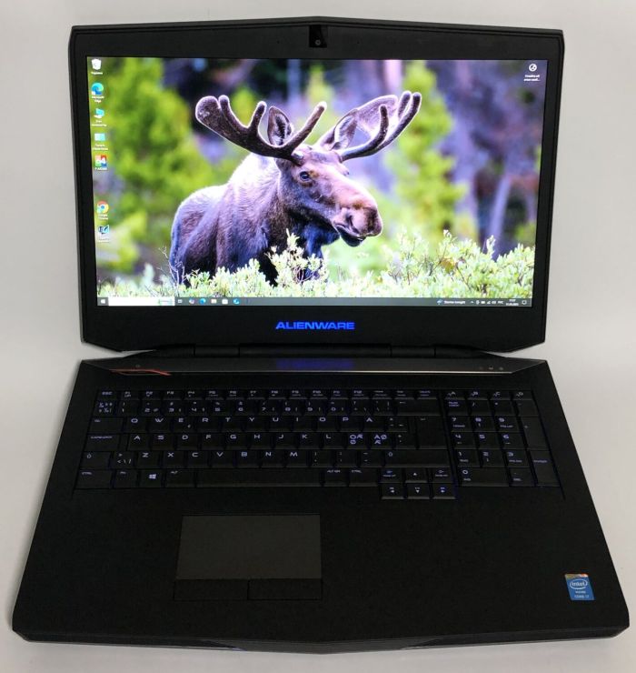 Ігровий ноутбук Dell Alienware 17 P18E / 17.3" (1920x1080) TN / Intel Core i7-4900MQ (4 (8) ядра по 2.8 - 3.8 GHz) / 16 GB DDR4 / 512 GB SSD / nVidia GeForce GTX 770M, 3 GB GDDR5, 192-bit / WebCam б/в - зображення 2