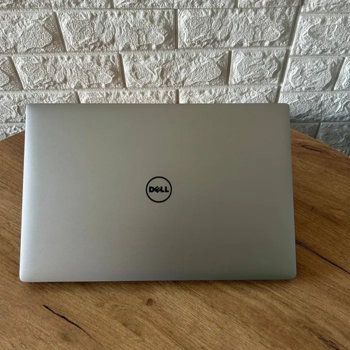 Ігровий ноутбук Б-клас Dell XPS 15 9560 / 15.6" (1920x1080) IPS Touch / Intel Core i5-7300HQ (4 ядра по 2.5 - 3.5 GHz) / 8 GB DDR4 / 256 GB SSD / nVidia GeForce GTX 1050, 4 GB GDDR5, 128-bit / WebCam б/в - зображення 3