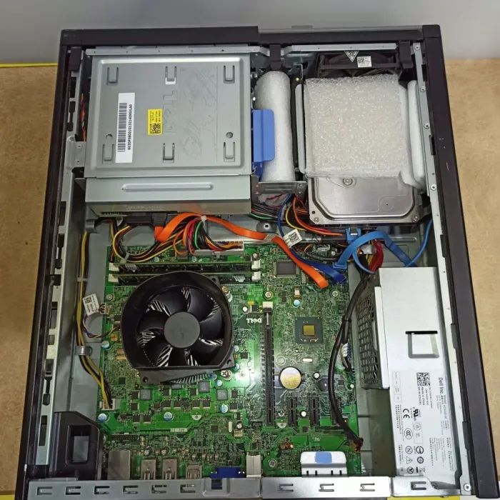 Комп'ютер Б-клас Dell OptiPlex 390 DT / Intel Core i7-2600 (4 (8) ядра по 3.4 - 3.8 GHz) / 16 GB DDR3 / 120 GB SSD + 500 GB HDD / Intel HD Graphics 2000 / DVD-ROM б/в - зображення 4