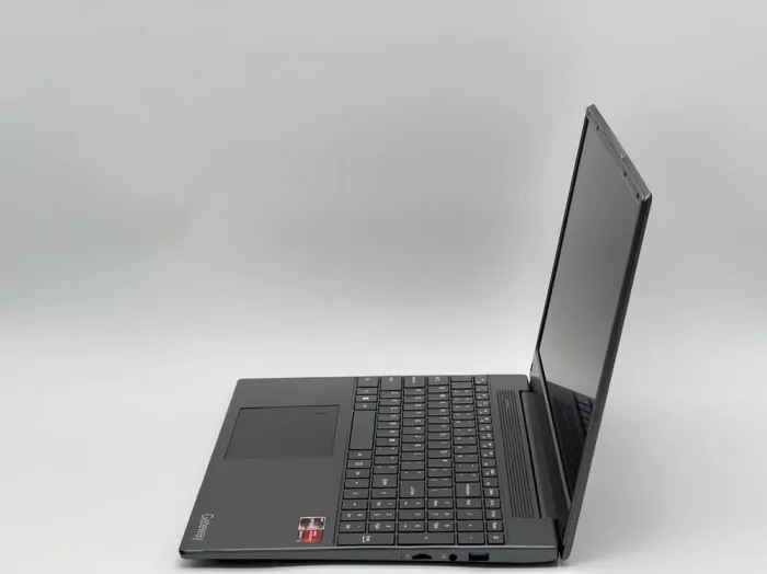 Ультрабук Gateway GWNR71517-BK / 15.6" (1920x1080) IPS / AMD Ryzen 7 3700U (4 (8) ядра по 2.3 - 4.0 GHz) / 16 GB DDR4 / 960 GB SSD / AMD Radeon RX Vega 10 Graphics / WebCam б/в - зображення 4