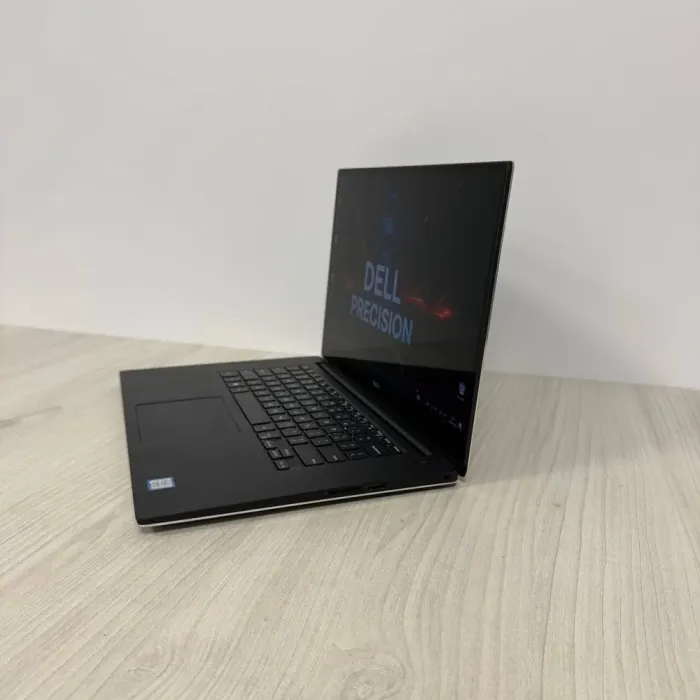 Мобільна робоча станція Б-класу Dell Precision 5530 / 15.6" (3840x2160) IPS Touch / Intel Core i7-8850H (6 (12) ядра по 2.6 - 4.3 GHz) / 16 GB DDR4 / 256 GB SSD NVMe / nVidia Quadro P1000, 4 GB GDDR5, 128-bit / WebCam б/в - зображення 5