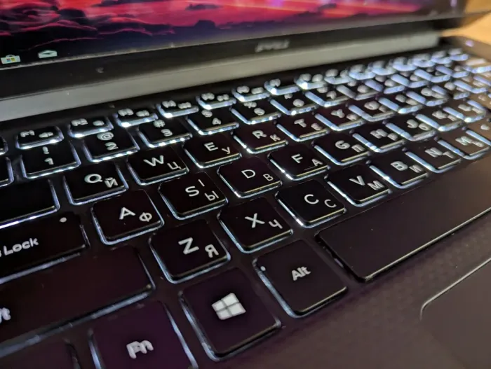 Ноутбук робоча станція Dell Precision 5510 / 15.6" (1920x1080) IPS / Intel Core i7-6820HQ (4 (8) ядра по 2.7 - 3.6 GHz) / 16 GB DDR4 / 512 GB SSD / nVidia Quadro M1000M, 2 GB DDR3, 128-bit / HDMI / Windows 10 б/в - зображення 6