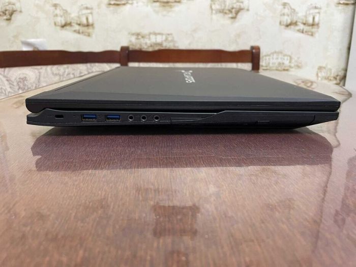 Ігровий ноутбук Clevo N170RD / 17,3" (1920x1080) TN / Intel Core i7-6700HQ (4 (8) ядра по 2,6 - 3,5 ГГц) / 16 ГБ DDR3 / 512 ГБ SSD / nVidia GeForce GTX 960M, 2 ГБ GDDR5, 128-біт / Веб-камера б/в - зображення 5