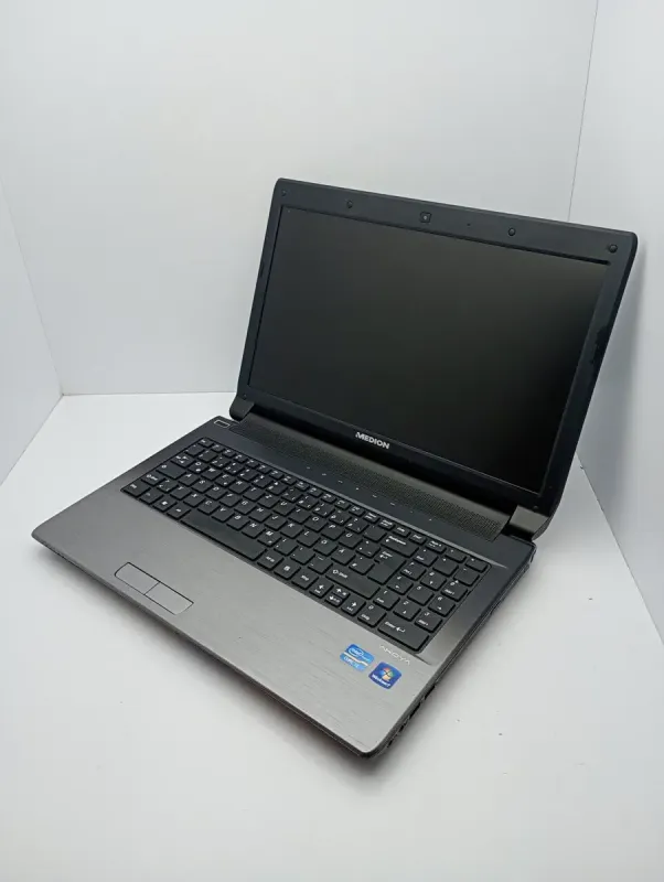 Ноутбук Medion Akoya 156 / 15.6" (1366x768) TN / Intel Core i3-2350M (2 (4) ядра по 2.3 GHz) / 6 GB DDR3 / 500 GB HDD / Intel HD Graphics 3000 / WebCam б/в - зображення 6