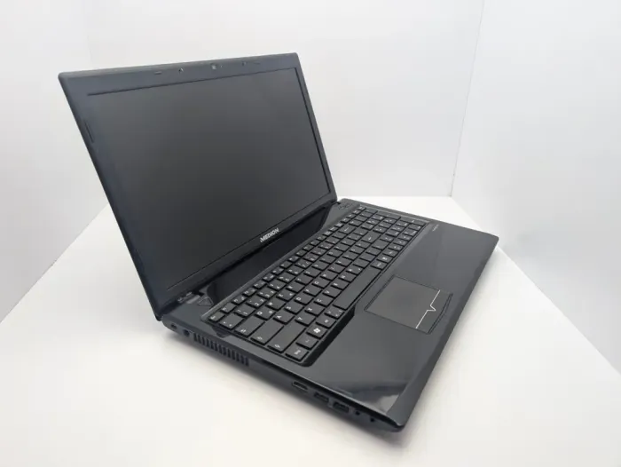 Ноутбук Medion Akoya E6315 / 15.6" (1366x768) TN / AMD E-450 (2 ядра по 1.65 GHz) / 6 GB DDR3 / 128 GB SSD / AMD Radeon HD 6320 / WebCam б/в - зображення 3