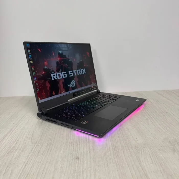 Ігровий ноутбук Б-класу Asus ROG Strix SCAR 17 G731QR / 17,3" (1920x1080) IPS / AMD Ryzen 9 5900HX (8 (16) ядер по 3,3 - 4,6 ГГц) / 24 ГБ DDR4 / 1000 ГБ SSD / nVidia GeForce RTX 3070, 8 ГБ GDDR6, 256-біт б/в - зображення 3
