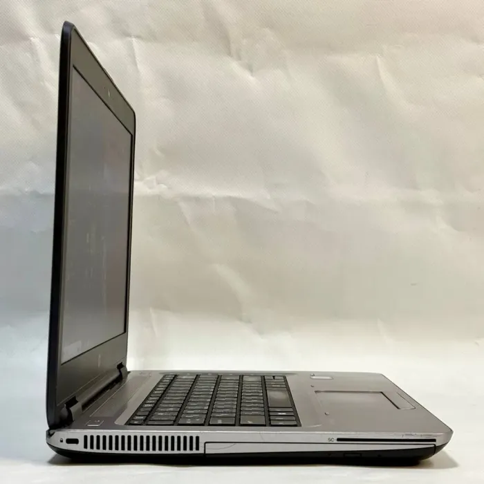 Ноутбук Б-клас HP ProBook 640 G3 / 14" (1366x768) TN / Intel Core i5-7200U (2 (4) ядра по 2.5 - 3.1 GHz) / 8 GB DDR4 / 240 GB SSD / Intel HD Graphics 620 / WebCam / Windows 10 Pro б/в - зображення 5