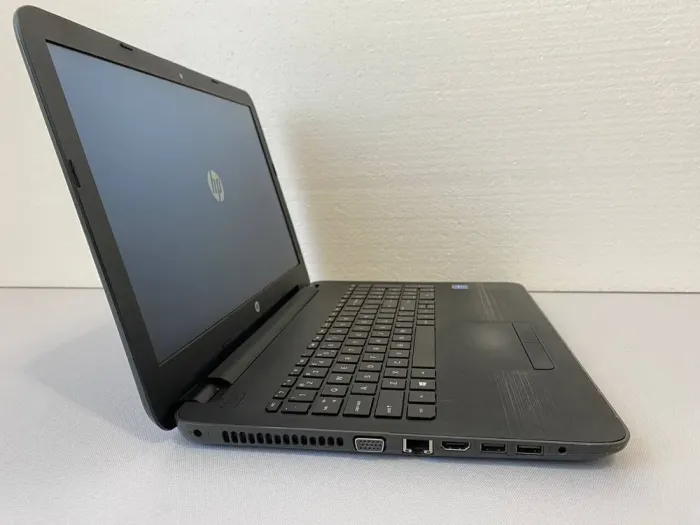 Ноутбук Б-клас HP 250 G5 / 15.6" (1366x768) TN / Intel Celeron N3060 (2 ядра по 1.6 - 2.48 GHz) / 8 GB DDR3 / 240 GB SSD / Intel HD Graphics 400 / WebCam / DVD-RW / HDMI б/в - зображення 5