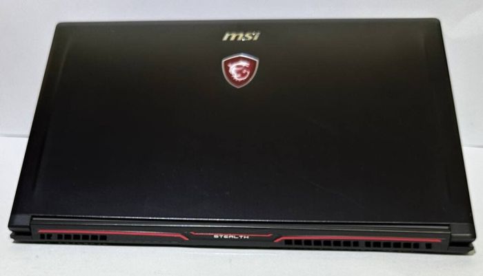 Ігровий ноутбук Б-класу MSI GS63 Stealth 8RE / 15.6" (1920x1080) IPS / Intel Core i7-8750H (6 (12) ядер по 2.2 - 4.1 GHz) / 16 GB DDR4 / 512 GB SSD / nVidia GeForce GTX 1060, 6 GB GDDR5, 192-bit / WebCam / Win 11 Pro б/в - изображение 8