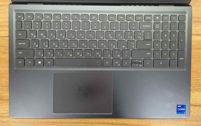 Ультрабук Б-клас Dell Vostro 15 5510 / 15.6" (1920x1080) IPS / Intel Core i7-11370H (4 (8) ядра по 3.0 - 4.8 GHz) / 16 GB DDR4 / 512 GB SSD / Intel Iris Xe Graphics / WebCam / TouchID / Windows 11 б/в - зображення 4