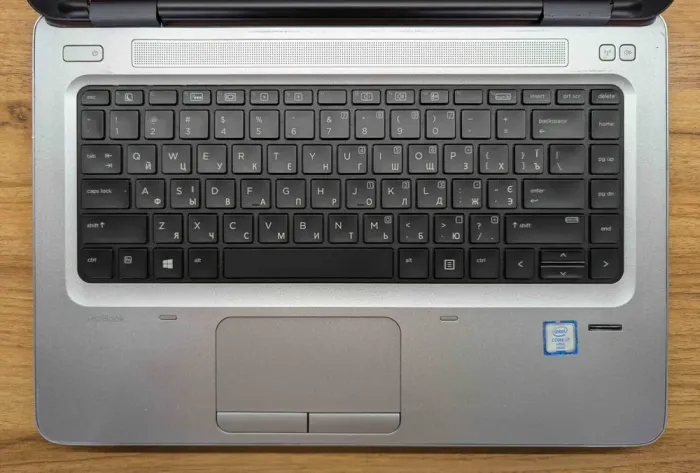 Ноутбук HP ProBook 640 G2 / 14" (1920x1080) IPS / Intel Core i7-6600U (2 (4) ядра по 2.6 - 3.4 GHz) / 8 GB DDR4 / 240 GB SSD / Intel HD Graphics 520 / TouchID / WebCam / Windows 10 б/в - зображення 3