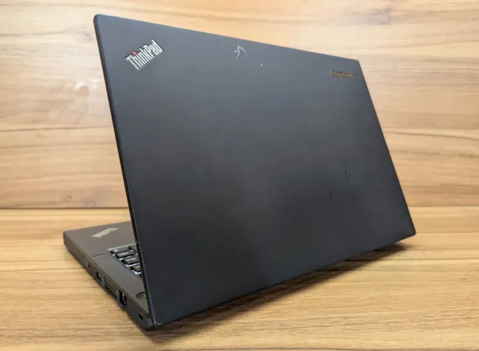 Нетбук Lenovo ThinkPad x240 / 12.5" (1366x768) TN / Intel Core i7-4600U (2 (4) ядра по 2.1 - 3.3 GHz) / 8 GB DDR3 / 240 GB SSD / Intel HD Graphics 4400 / WebCam / TouchID / Windows 10 б/в - зображення 7