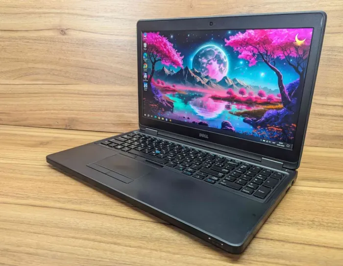 Ноутбук Б-клас Dell Latitude E5550 / 15.6" (1920x1080) IPS / Intel Core i5-5300U (2 (4) ядра по 2.3 - 2.9 GHz) / 8 GB DDR3 / 240 GB SSD / Intel HD Graphics 5500 / WebCam / Windows 10 б/в - зображення 5