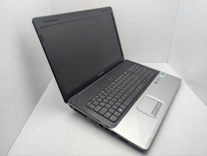 Ноутбук HP Compaq CQ71 / 17.3" (1600x900) TN / Intel Pentium T3400 (2 ядра по 2.1 GHz) / 4 GB DDR2 / 320 GB HDD / Intel HD Graphics / WebCam / DVD-ROM б/в - зображення 6
