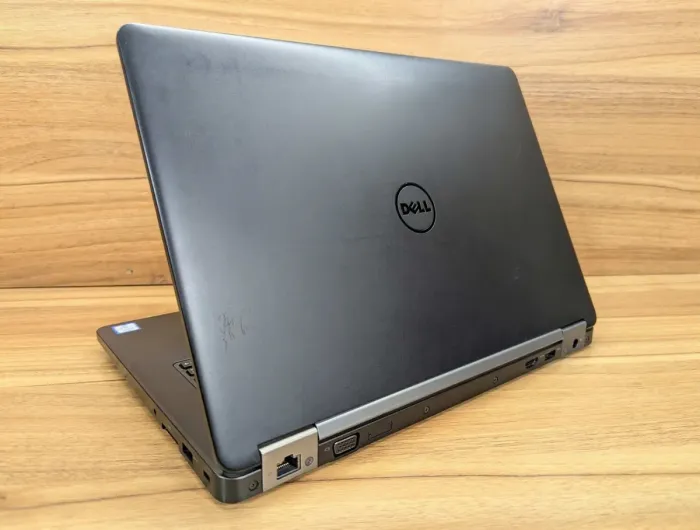 Ноутбук Б-клас Dell Latitude E5470 / 14" (1366x768) TN / Intel Core i5-6300U (2 (4) ядра по 2.4 - 3.0 GHz) / 8 GB DDR4 / 256 GB SSD / Intel HD Graphics 520 / WebCam / Windows 10 б/в - зображення 7
