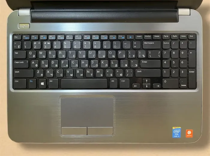 Ноутбук Dell Inspiron 15R-5537 / 15.6" (1366x768) TN / Intel Core i5-4200U (2 (4) ядра по 1.6 - 2.6 GHz) / 8 GB DDR3 / 120 GB SSD / AMD Radeon HD 8670M, 1 GB GDDR3, 64-bit / WebCam / DVD-ROM б/в - зображення 3