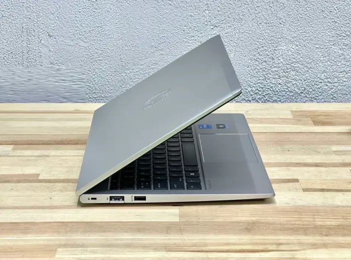 Ультрабук HP ProBook 440 G9 / 14" (1920x1080) IPS / Intel Core i5-1235U (10 (12) ядер по 3.3 - 4.4 GHz) / 16 GB DDR4 / 512 GB SSD / Intel Iris Xe Graphics / WebCam / Win 11 Pro б/в - зображення 5