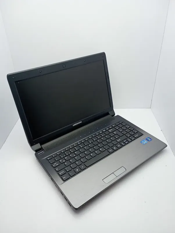 Ноутбук Medion Akoya 156 / 15.6" (1366x768) TN / Intel Core i3-2350M (2 (4) ядра по 2.3 GHz) / 6 GB DDR3 / 500 GB HDD / Intel HD Graphics 3000 / WebCam б/в - зображення 5
