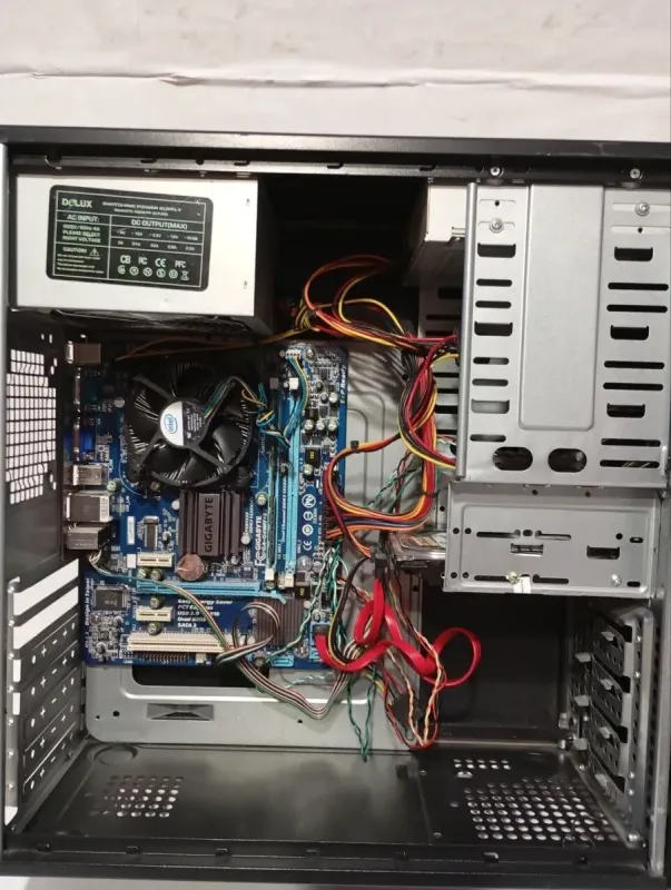 ПК Б-клас Prime PC Tower / Intel Core 2 Quad Q8300 (4 ядра по 2.5 GHz) / 8 GB DDR3 / 320 GB HDD / Intel HD GMA X4500 / DVD-RW / 450W б/в - зображення 5