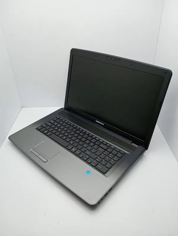 Ноутбук Acer Medion / 17.3" (1600x900) TN / Intel Pentium 2020M (2 ядра по 2.4 GHz) / 6 GB DDR3 / 500 GB HDD / Intel HD Graphics / WebCam б/в - зображення 4