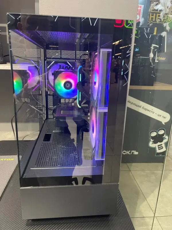 Ігровий ПК 1stPlayer Mi5 A-BK-2F7R-1F7 Black Tower / AMD Ryzen 5 8400F (6 (12) ядер по 4.2 - 4.7 GHz) / 32 GB DDR5 / 1000 GB SSD M.2 / nVidia GeForce RTX 5060, 8 GB GDDR7, 128-bit / 500W б/в - зображення 2