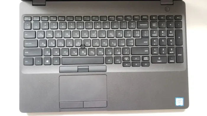 Мобільна робоча станція Dell Precision 3541 / 15,6" (1920x1080) IPS / Intel Core i7-9750H (6 (12) ядер по 2,6 - 4,5 ГГц) / 32 ГБ DDR4 / 512 ГБ SSD / nVidia Quadro P620, 4 ГБ GDDR5, 128-біт / WebCam б/в - зображення 3