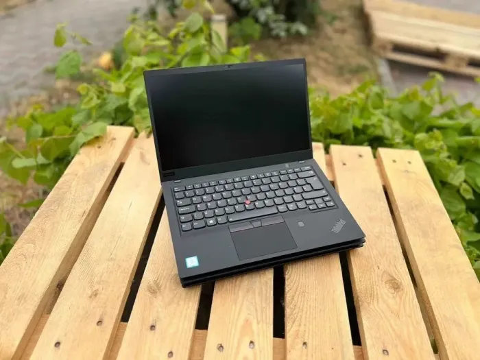 Ультрабук Lenovo ThinkPad X1 Carbon G6 / 14" (1920x1080) IPS / Intel Core i5-8350U (4 (8) ядра по 1.7 - 3.6 GHz) / 8 GB DDR3 / 256 GB SSD M.2 / Intel UHD Graphics 620 / WebCam б/в - зображення 5