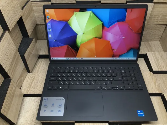 Ноутбук Б-клас Dell Inspiron 15 3511 / 15.6" (1920x1080) IPS Touch / Intel Core i5-1135G7 (4 (8) ядра по 4.2 GHz) / 8 GB DDR4 / 250 GB SSD / Intel UHD Graphics / WebCam / Windows 10 б/в - зображення 2
