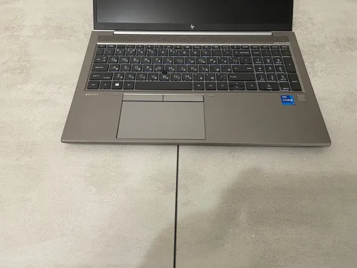 Мобільна робоча станція HP ZBook Firefly 15 G8 / 15.6" (1920x1080) IPS / Intel Core i7-1165G7 (4 (8) ядра по 4.7 GHz) / 16 GB DDR4 / 512 GB SSD M.2 / nVidia T500, 4 GB GDDR6, 64-bit / WebCam / Fingerprint б/в - зображення 4