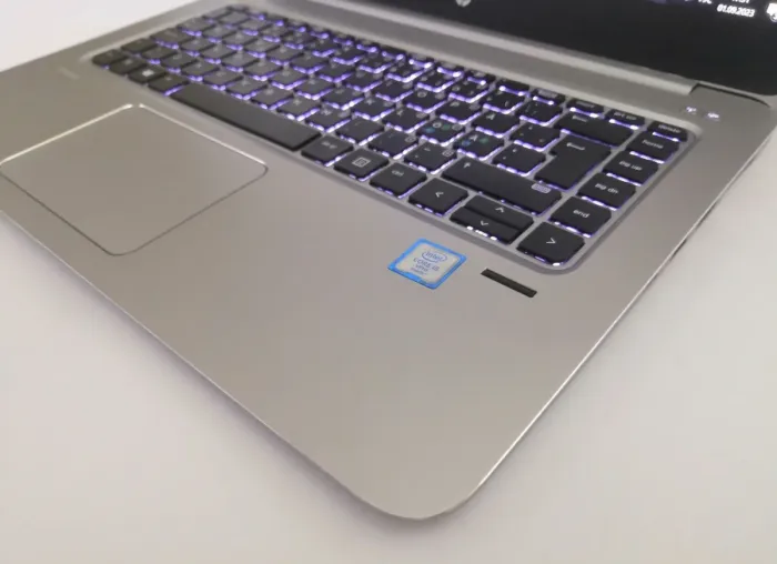 Ноутбук Б-клас HP EliteBook Folio 1040 G3 / 14" (1920x1080) TN / Intel Core i5-6300U (2 (4) ядра по 2.4 - 3.0 GHz) / 8 GB DDR4 / 256 GB SSD / Intel HD Graphics 520 / WebCam / Win 10 Pro б/в - зображення 9