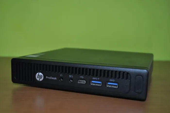 Неттоп HP ProDesk 600 G2 Mini PC USFF / Intel Core i3-6100T (2 (4) ядра по 3.2 GHz) / 16 GB DDR4 / 240 GB SSD / Intel HD Graphics 530 / USB Wi-Fi / Windows 11 Pro + Блок живлення б/в - зображення 2