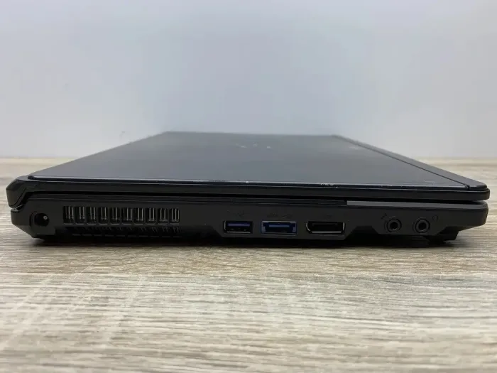 Ноутбук Б-клас Fujitsu LifeBook S792 / 13.3" (1366x768) TN / Intel Core i5-3340M (2 (4) ядра по 2.7 - 3.4 GHz) / 8 GB DDR3 / 120 GB SSD / Intel HD Graphics 4000 / Без АКБ б/в - зображення 4