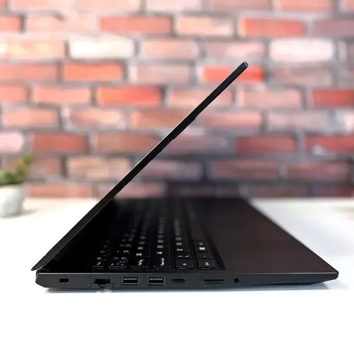 Ноутбук Stonebook PR45A / 15.6" (1920x1080) IPS / AMD Ryzen 5 4500U (6 ядер по 2.3 - 4.0 GHz) / 8 GB DDR4 / 256 GB SSD M.2 / AMD Radeon RX Vega 6 Graphics / WebCam  б/в - зображення 3