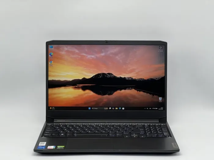 Ігровий ноутбук Б-класу Lenovo IdeaPad Gaming 3 15IHU6 / 15,6" (1920x1080) IPS / Intel Core i5-11300H (4 (8) ядра по 2,6 - 4,4 ГГц) / 16 ГБ DDR4 / 480 ГБ SSD / nVidia GeForce GTX 1650, 4 ГБ GDDR6, 128-біт / Веб-камера б/в - зображення 2