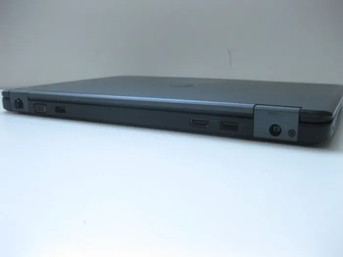 Ноутбук Dell Latitude E5450 / 14" (1366x768) TN / Intel Core i7-5600U (2 (4) ядра по 2.6 - 3.2 GHz) / 8 GB DDR3 / 256 GB SSD / Intel HD Graphics 5500 / WebCam б/в - зображення 6
