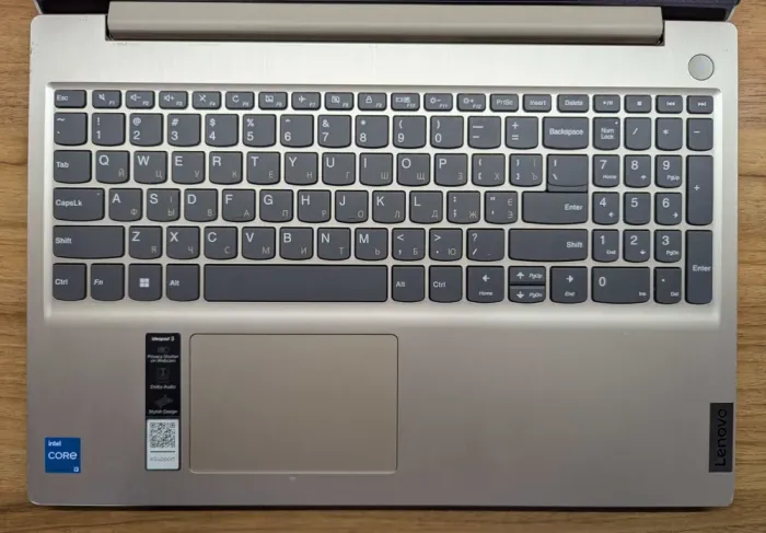 Ультрабук Б-клас Lenovo IdeaPad 3 15 ITL05 / 15.6" (1920x1080) IPS / Intel Core i3-1115G4 (2 (4) ядра по 3.0 - 4.1 GHz) / 12 GB DDR4 / 512 GB SSD / Intel UHD Graphics / WebCam / Windows 10 б/в - зображення 4