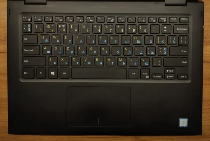 Ноутбук-трансформер Б-клас Dell Latitude 3390 / 13.3" (1920x1080) IPS Touch / Intel Core i5-8250U (4 (8) ядра по 1.6 - 3.4 GHz) / 16 GB DDR4 / 480 GB SSD / Intel UHD Graphics 620 / WebCam / Windows 10 б/в - зображення 4